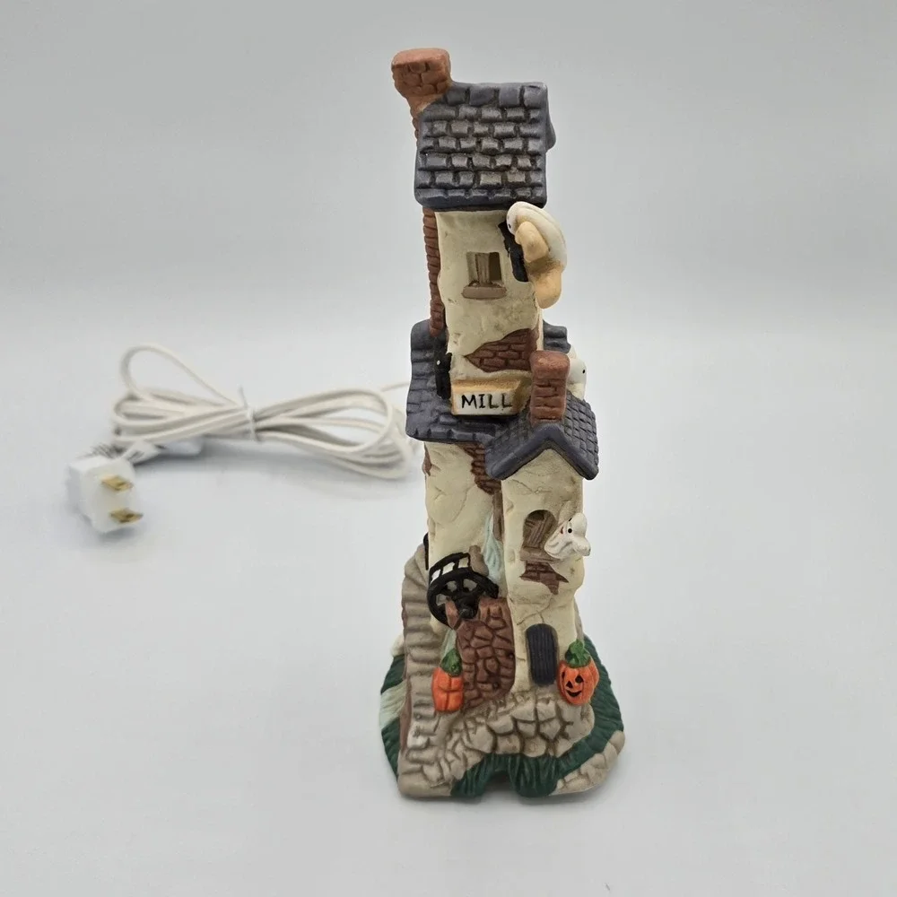 Vtg Ceramic Porcelain Haunted House Decoration‎ With Light
